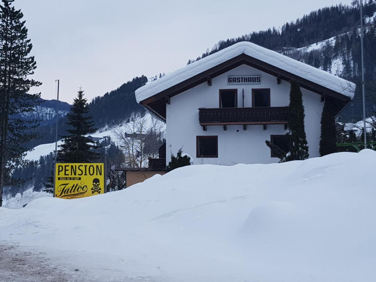Tattoo Pension Mit Restaurant Und Tattoo-Studio Mörtschach Dış mekan fotoğraf