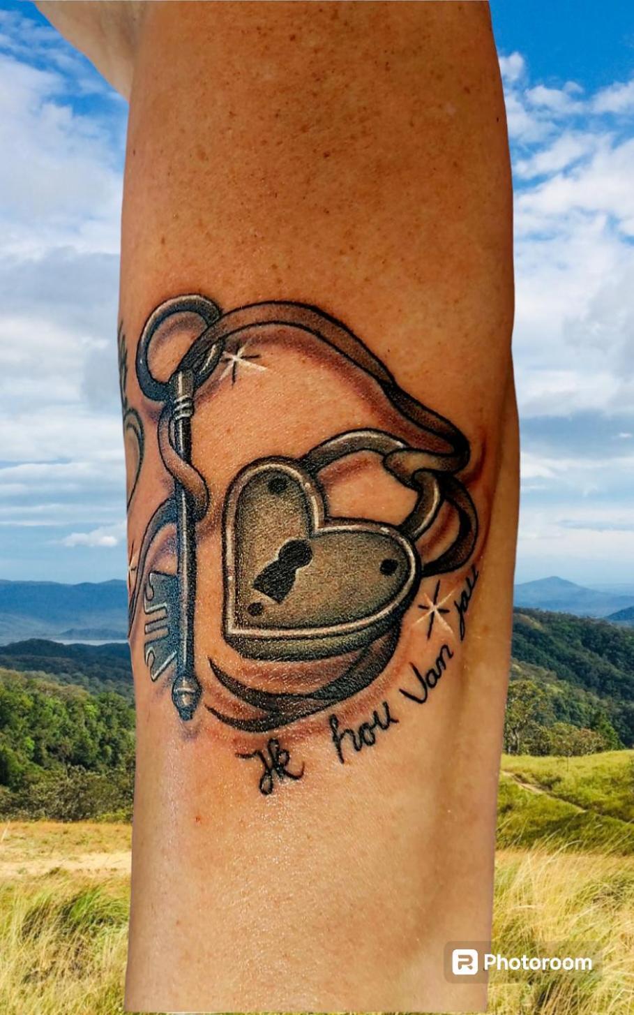 Tattoo Pension Mit Restaurant Und Tattoo-Studio Mörtschach Dış mekan fotoğraf